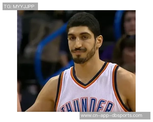 范德彪谈训练对抗卢卡的重要性为防守持球核心做好准备