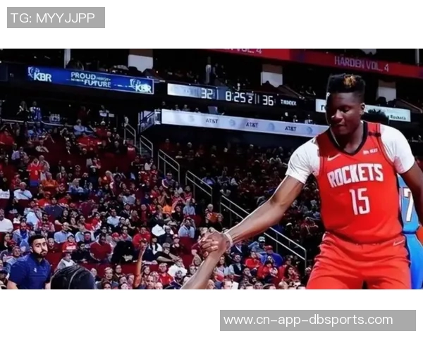 亚当斯本赛季场均出场时间排名第161前场篮板领跑联盟正负值位列第六