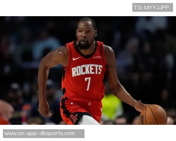 杜兰特首节火力全开半场表现抢眼助力球队进攻展现领袖风范